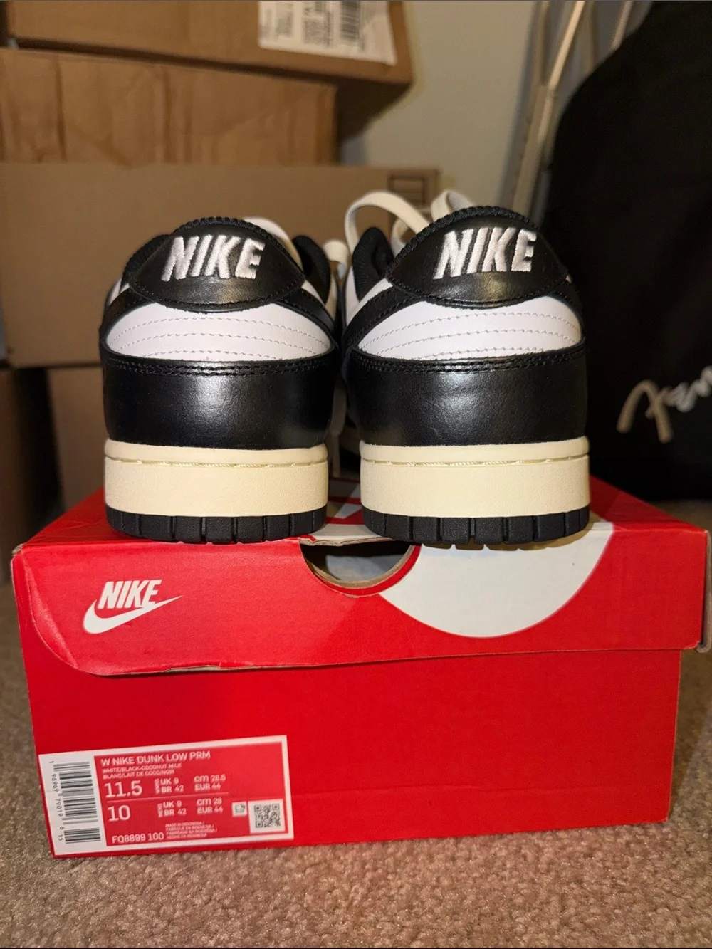 Nike white black